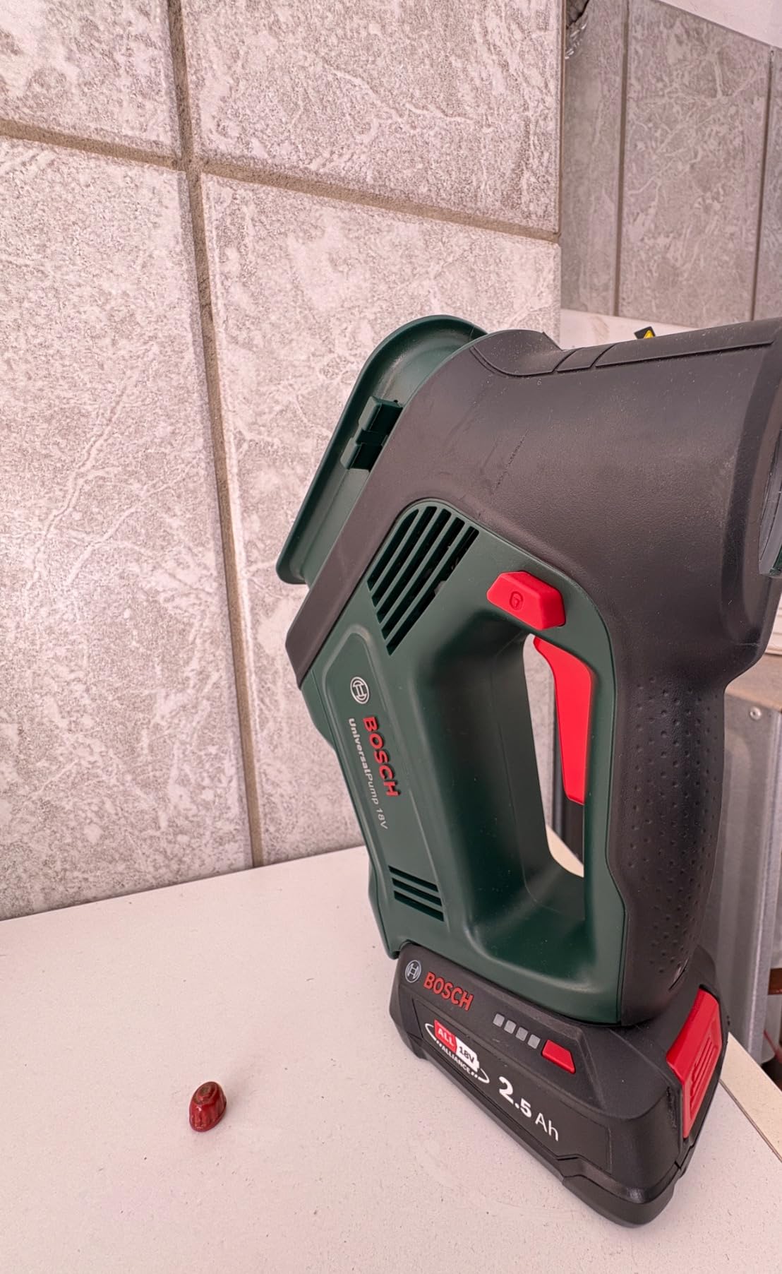 Bosch UniversalPump 18V Compressore Batteria Solo Corpo 10,3 bar