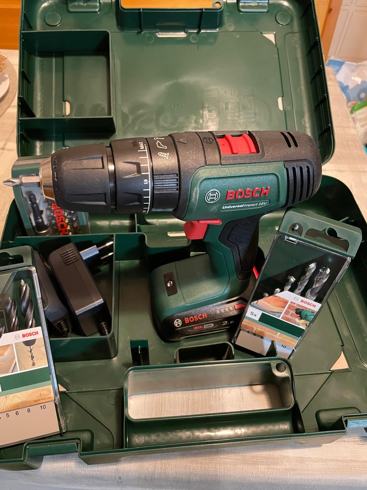 Bosch UniversalImpact 18V Trapano 1 Batteria Set 42 pz Valigetta