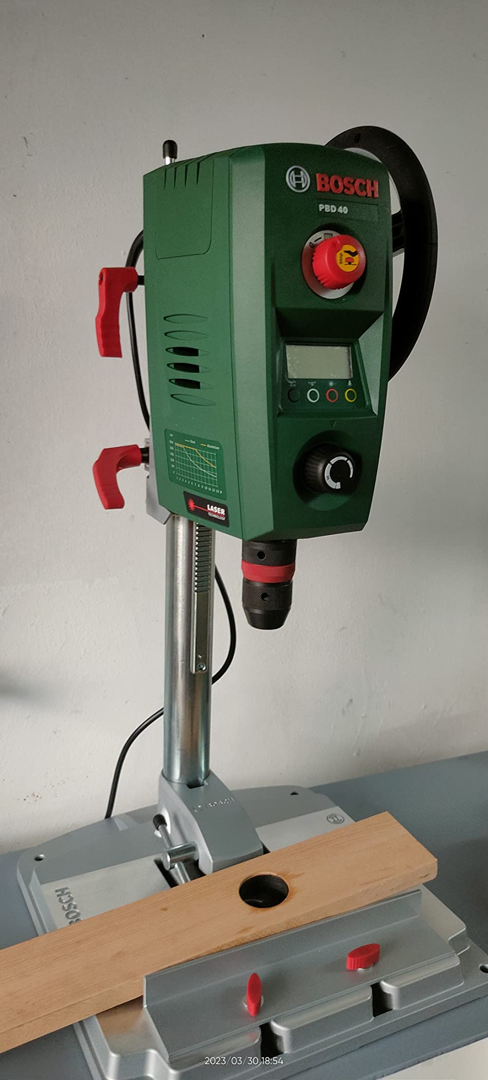 Bosch PBD 40 trapano a colonna 710 W con laser