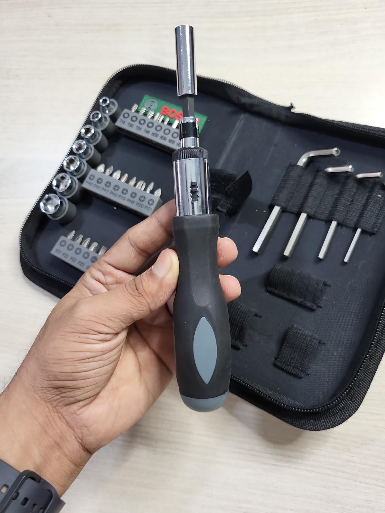 Bosch Astuccio Avvitamento 38 Pezzi con Cricchetto Bit