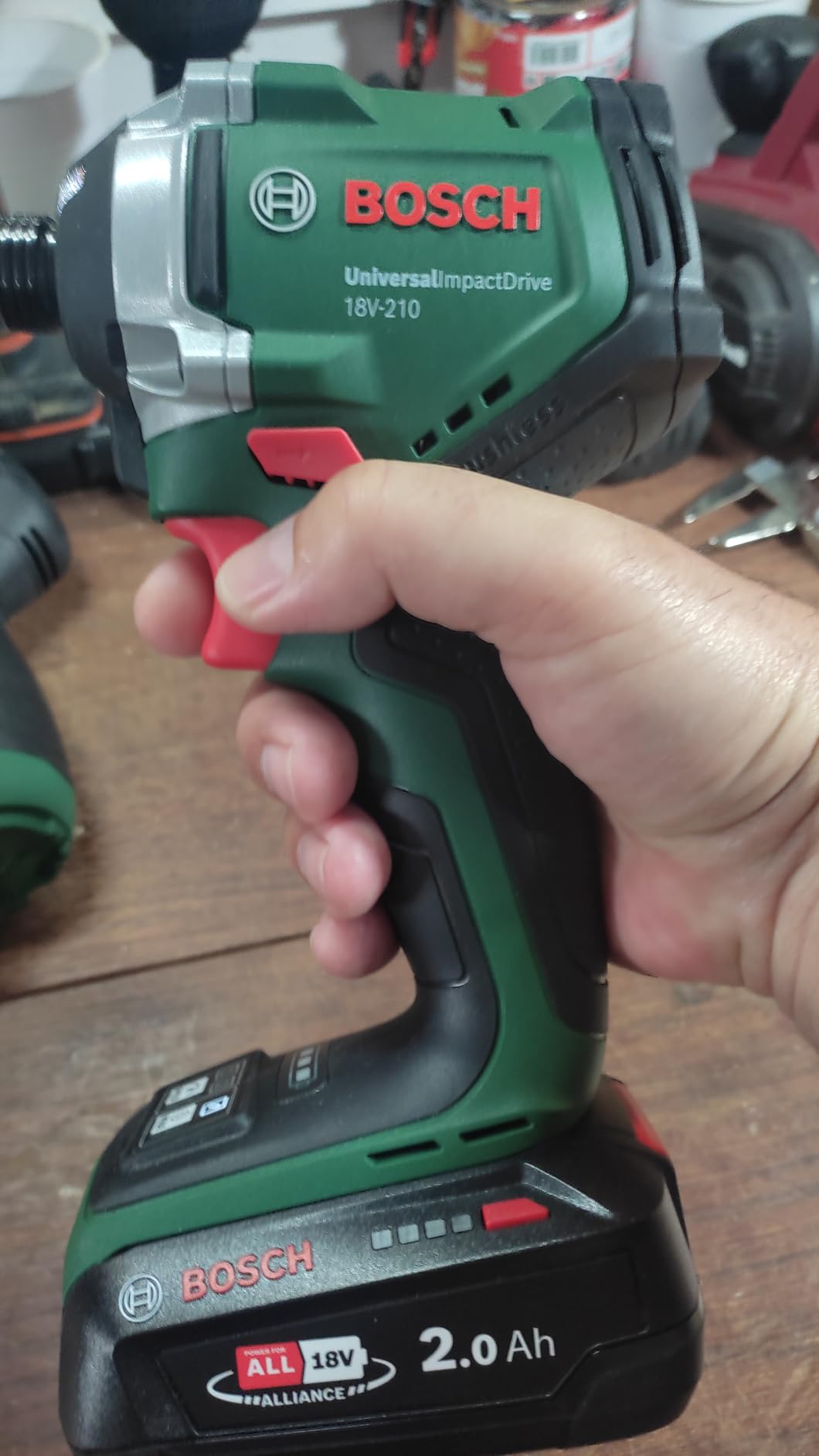 Bosch UniversalImpactDrive 18V-210 Avvitatore Senza Batteria