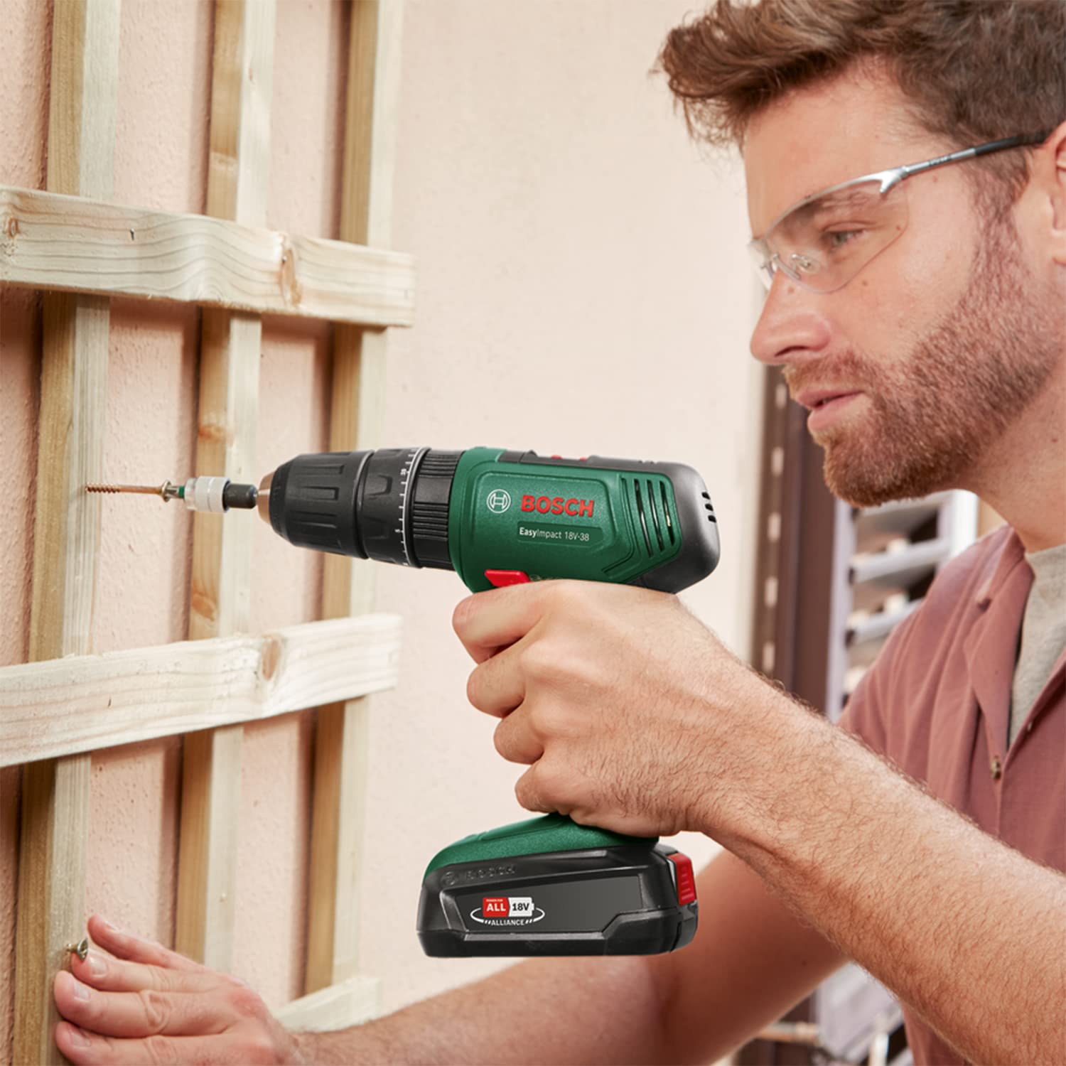 Bosch EasyImpact 18V-38 trapano battente 2,5 Ah valigia