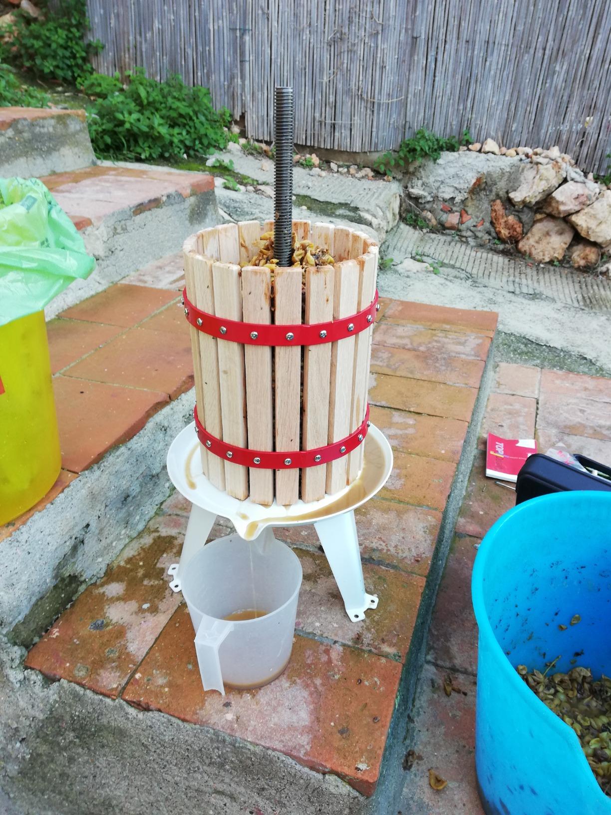 Wiltec torchio frutta manuale 6 l con panno gabbia legno faggio