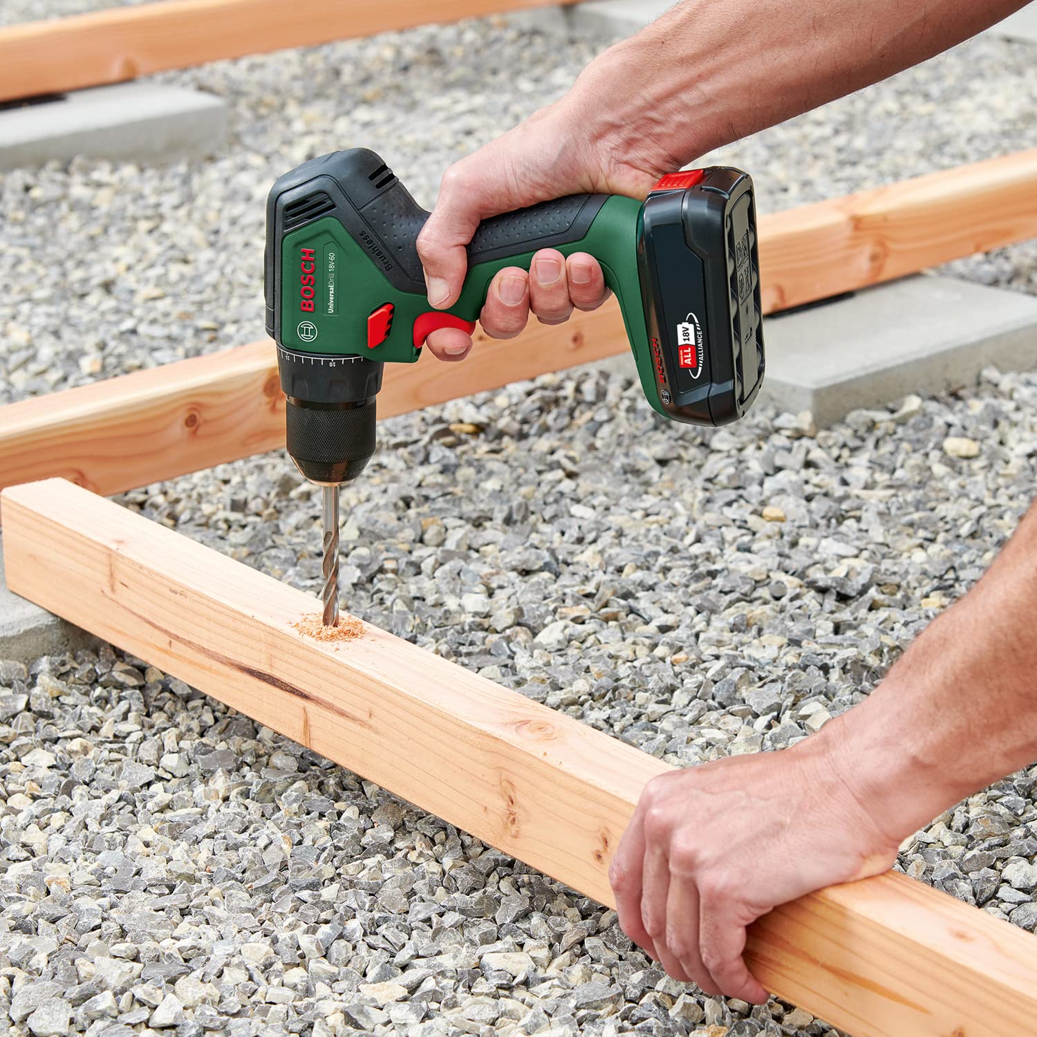 Bosch UniversalDrill 18V-60 trapano avvitatore 2 batterie 60 Nm