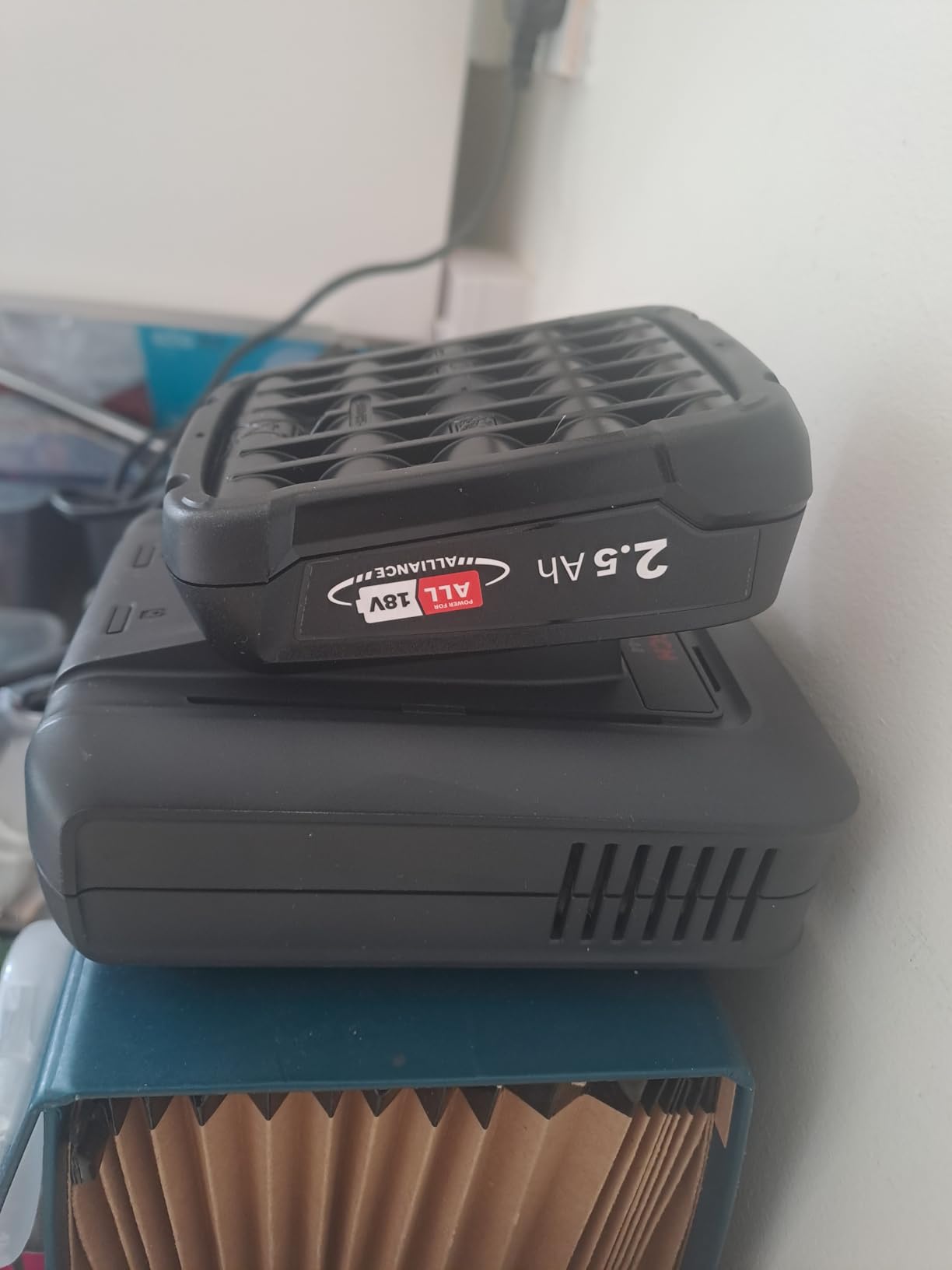 Bosch IXO Set cacciavite a batteria 3,6V 10 bit con teste
