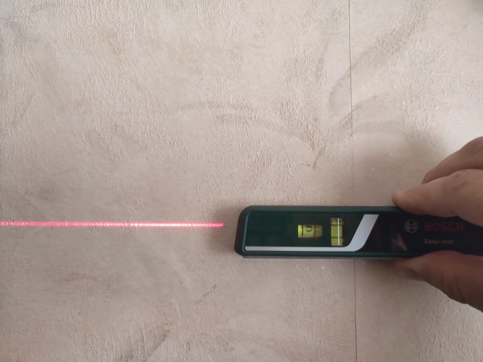 Bosch EasyLevel Livella Laser a Bolla 5 m con Supporto Parete
