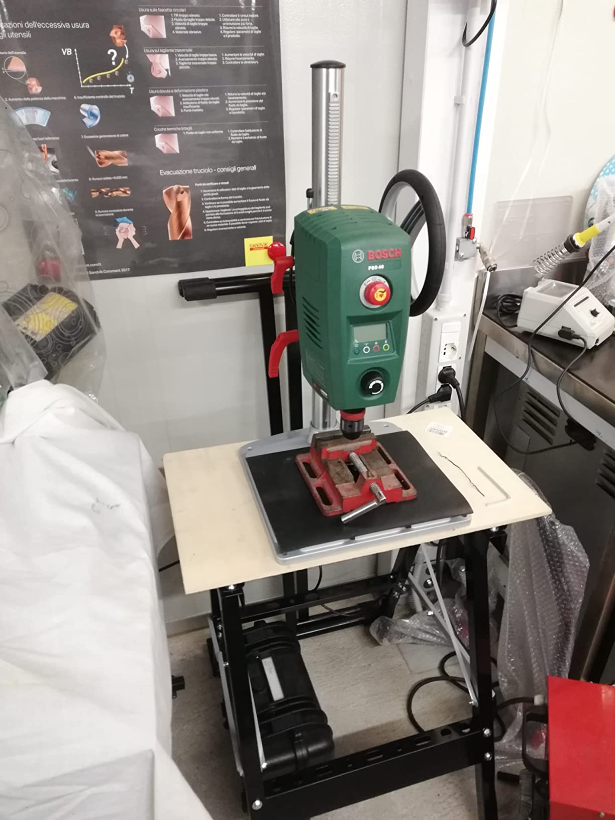 Bosch PBD 40 trapano a colonna 710 W con laser