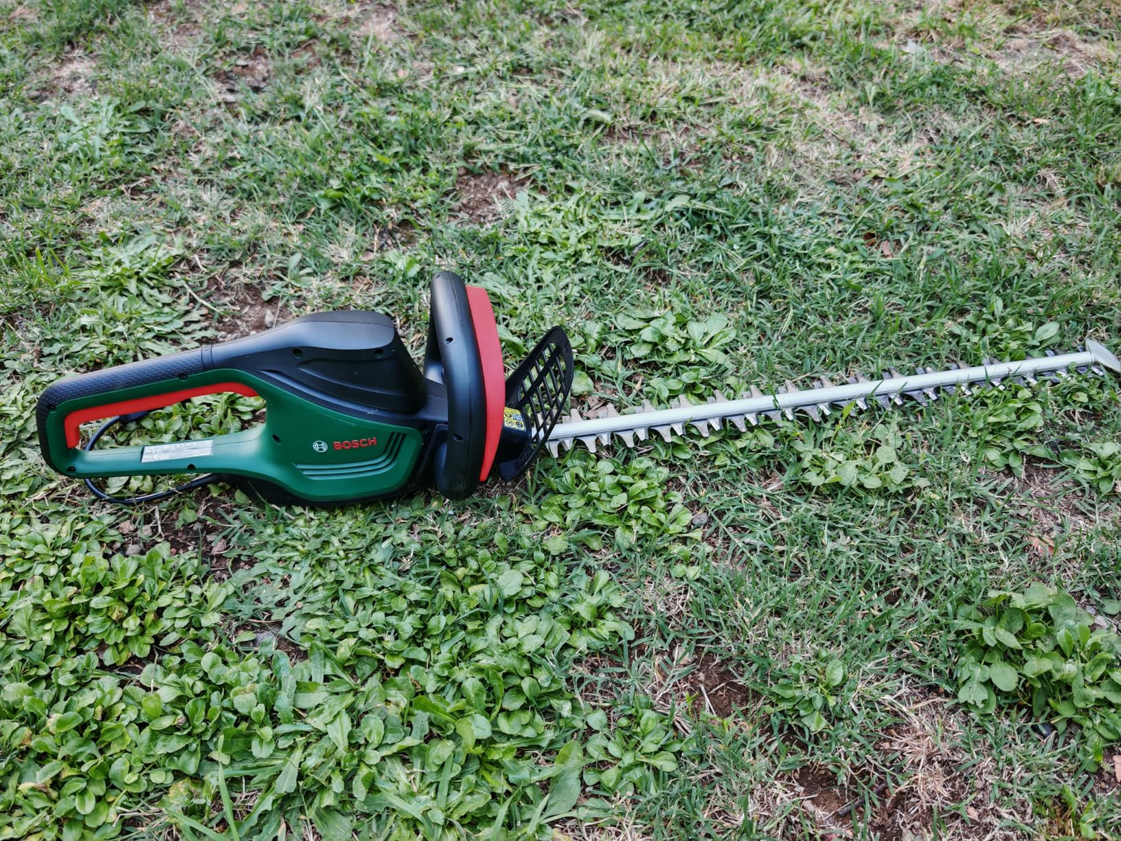 Bosch AdvancedHedgeCut 65 tagliasiepi elettrico 500W lama 65 cm