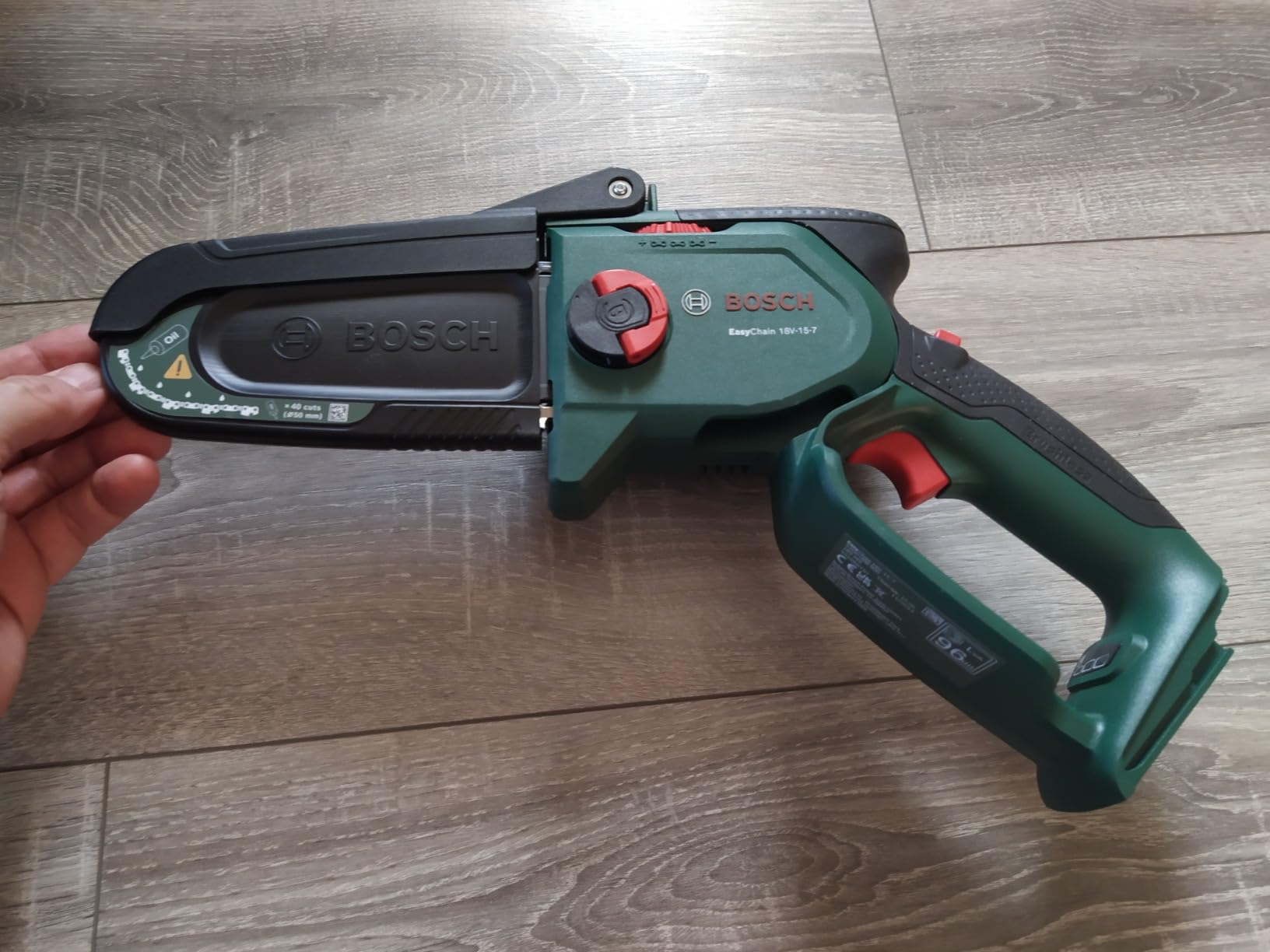 Bosch EasyChain 18V-15-7 mini motosega 2,5 Ah