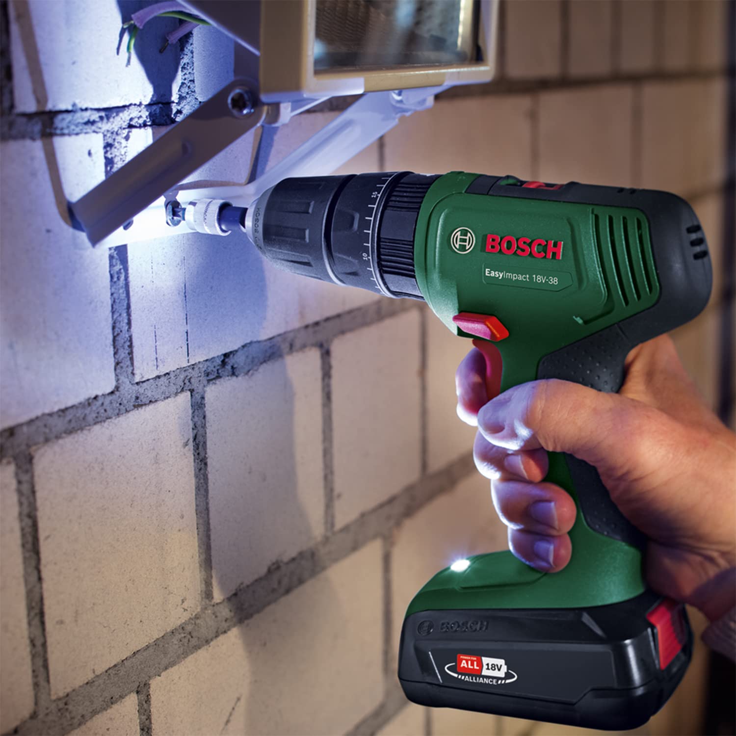 Bosch EasyImpact 18V-38 trapano battente 2,5 Ah valigia