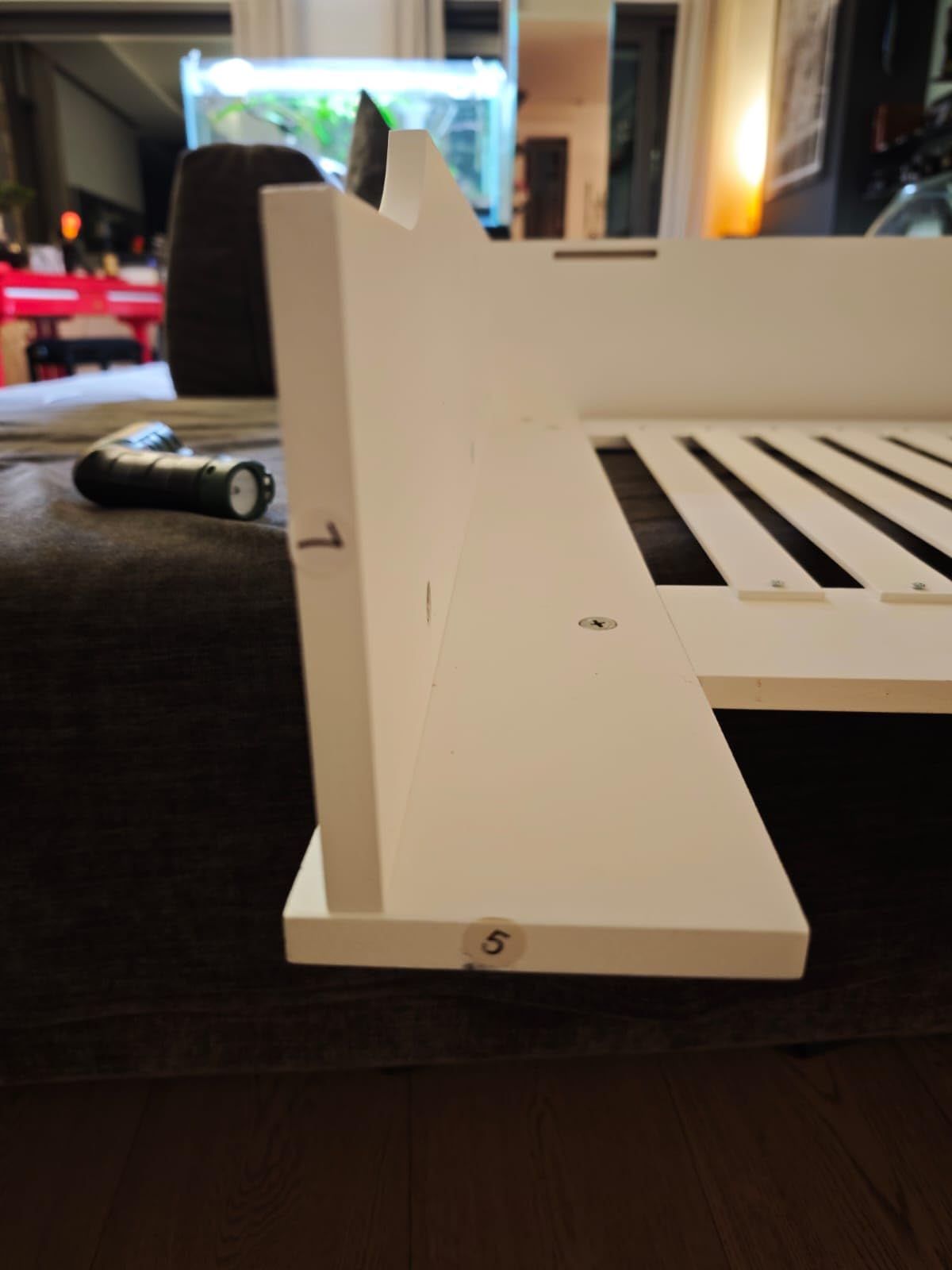 Wiltec Copritermosifone a Doghe MDF Bianco 112x19x82 cm
