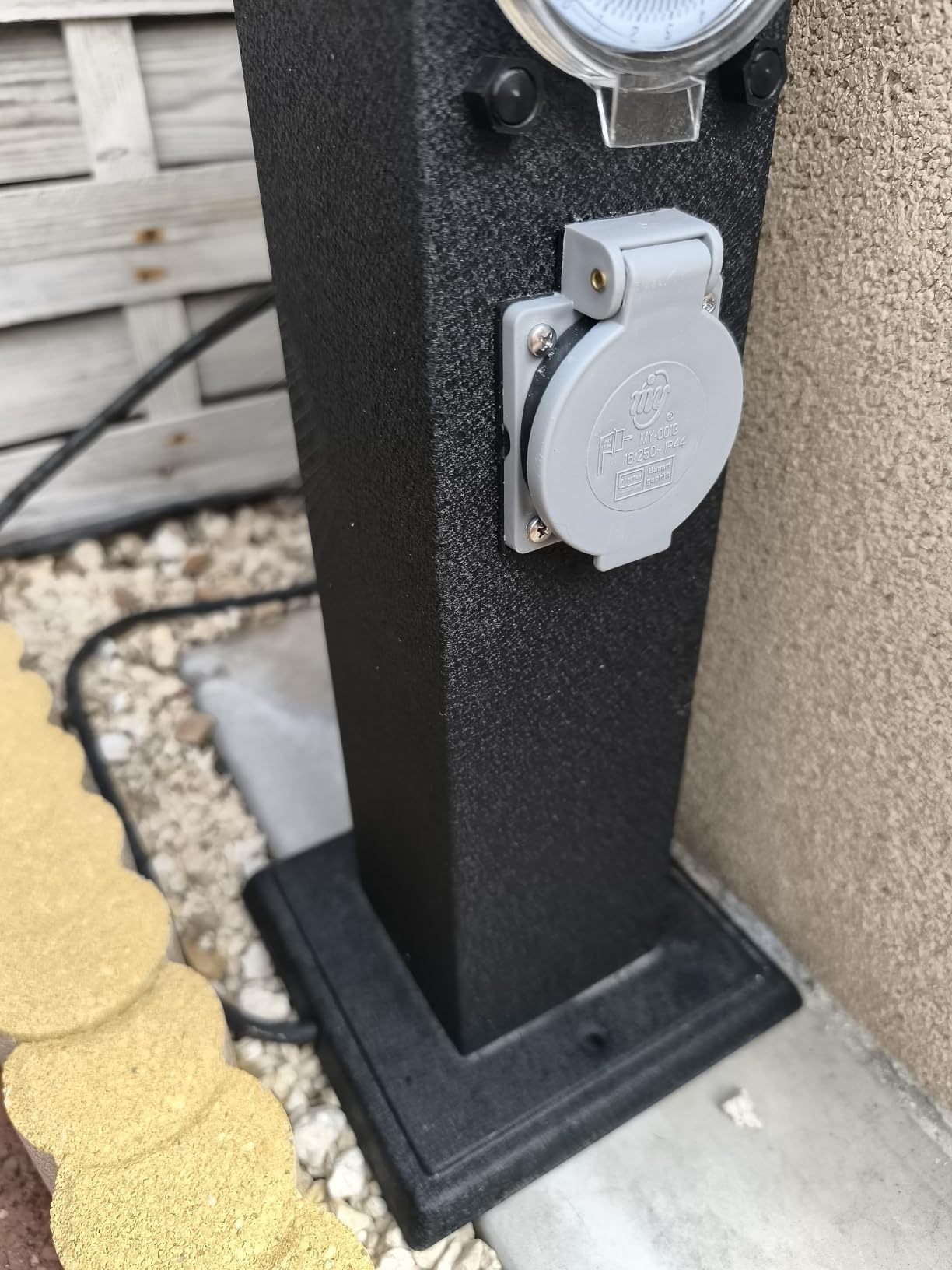 Wiltec Colonna Doppia Nera Multipresa Giardino 2 Prese Timer