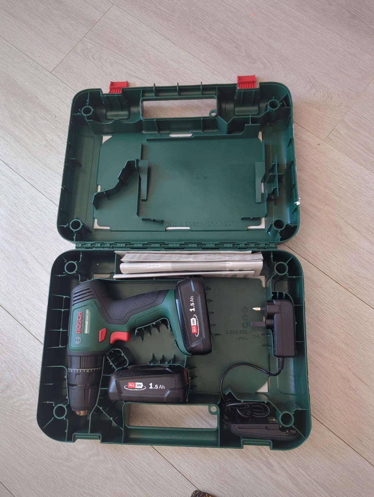 Bosch UniversalImpact 18V Trapano Battente 2 Batterie 34 Nm
