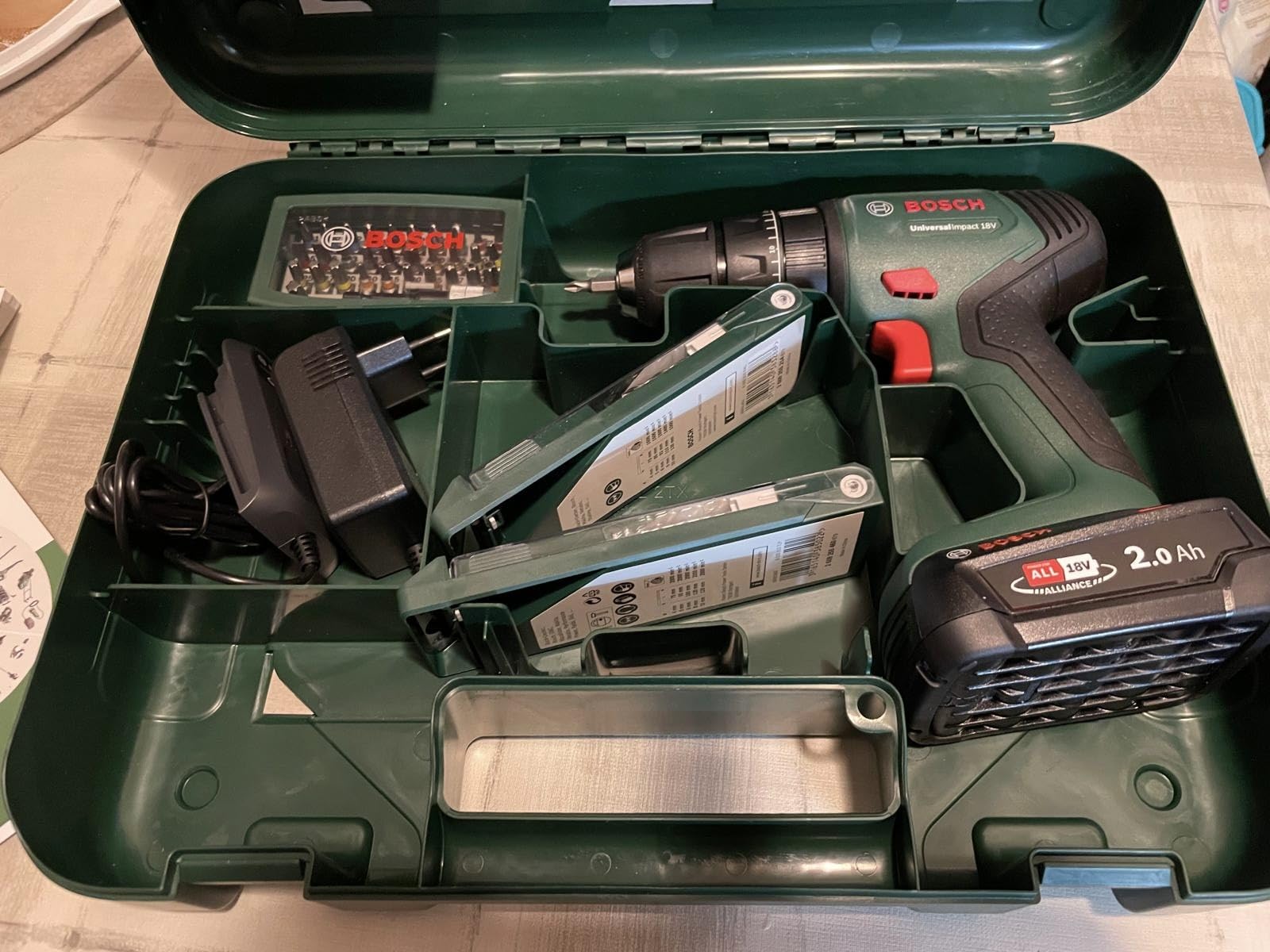 Bosch UniversalImpact 18V Trapano 1 Batteria Set 42 pz Valigetta