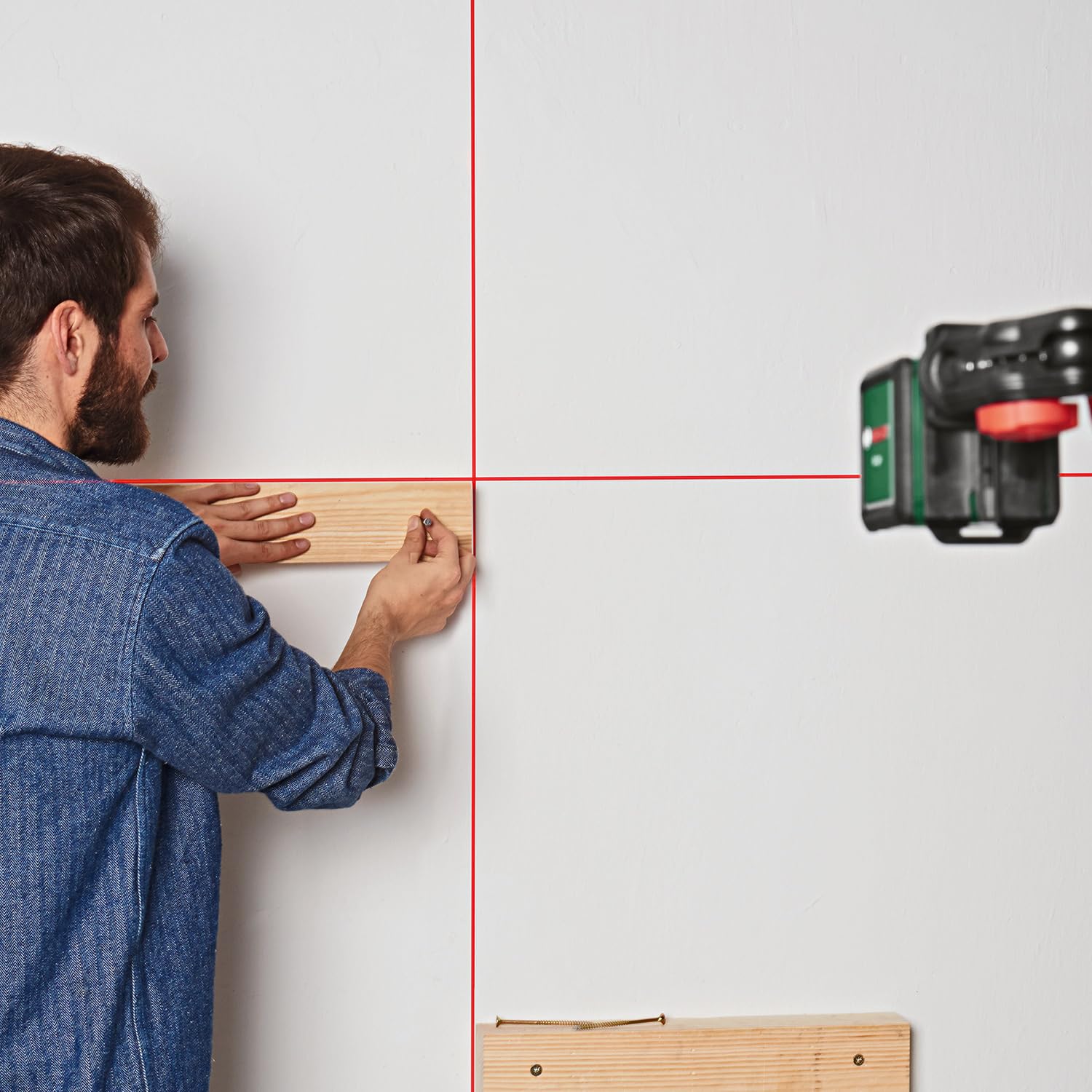 Bosch Quigo livella laser a croce con morsetto MM 2 portata 7 m