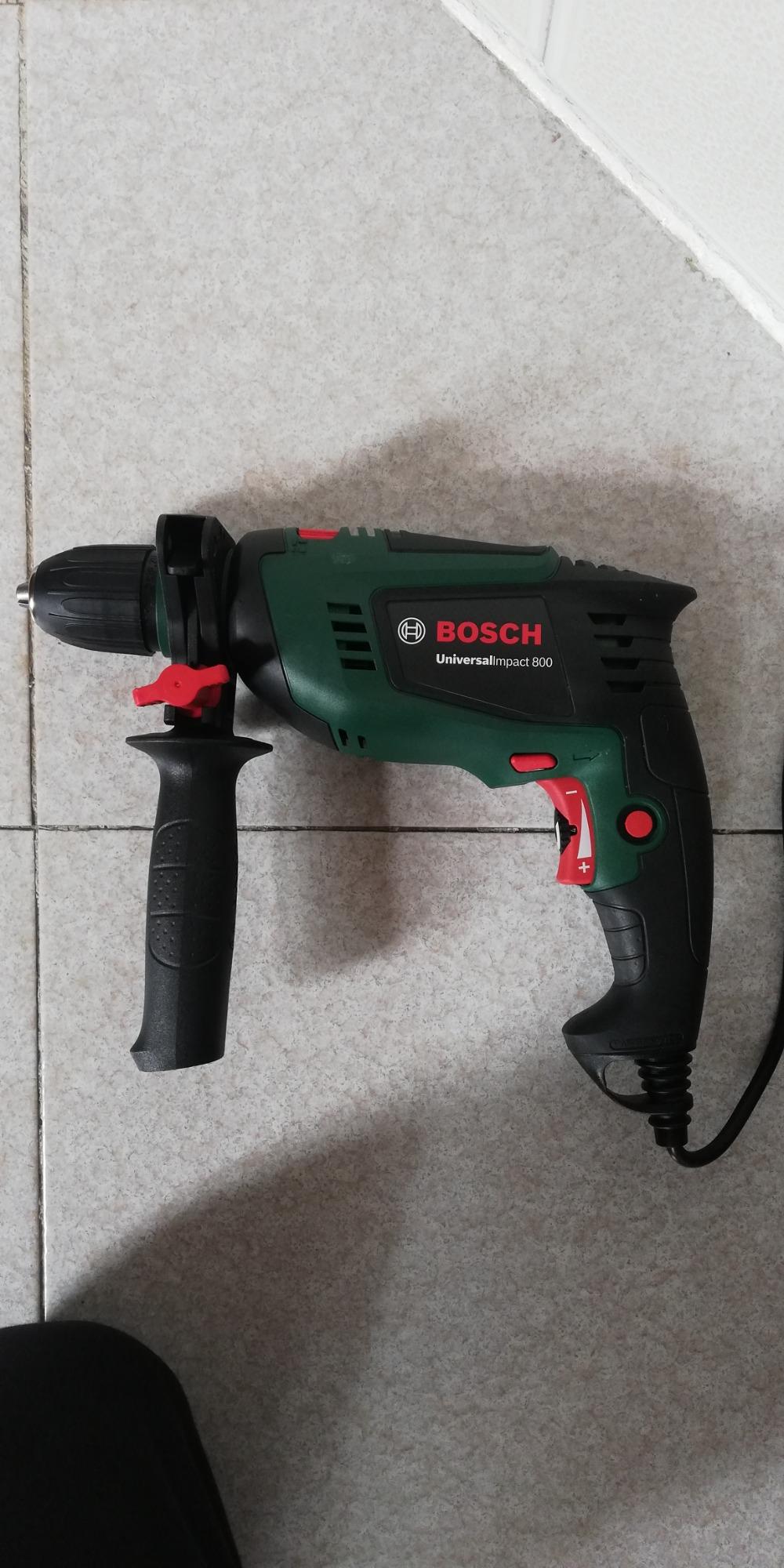 Bosch UniversalImpact 800 trapano a percussione 800W con valigetta