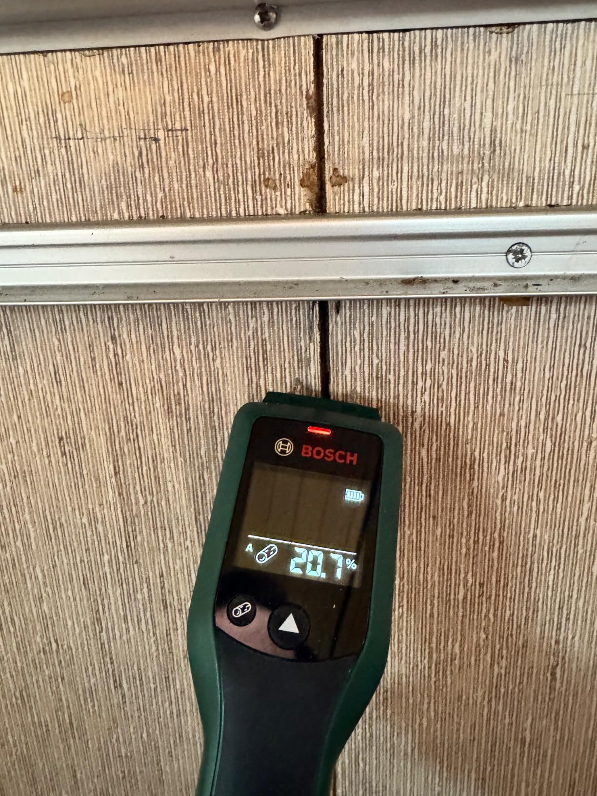 Bosch UniversalHumid misuratore umidita legno a spilli LED