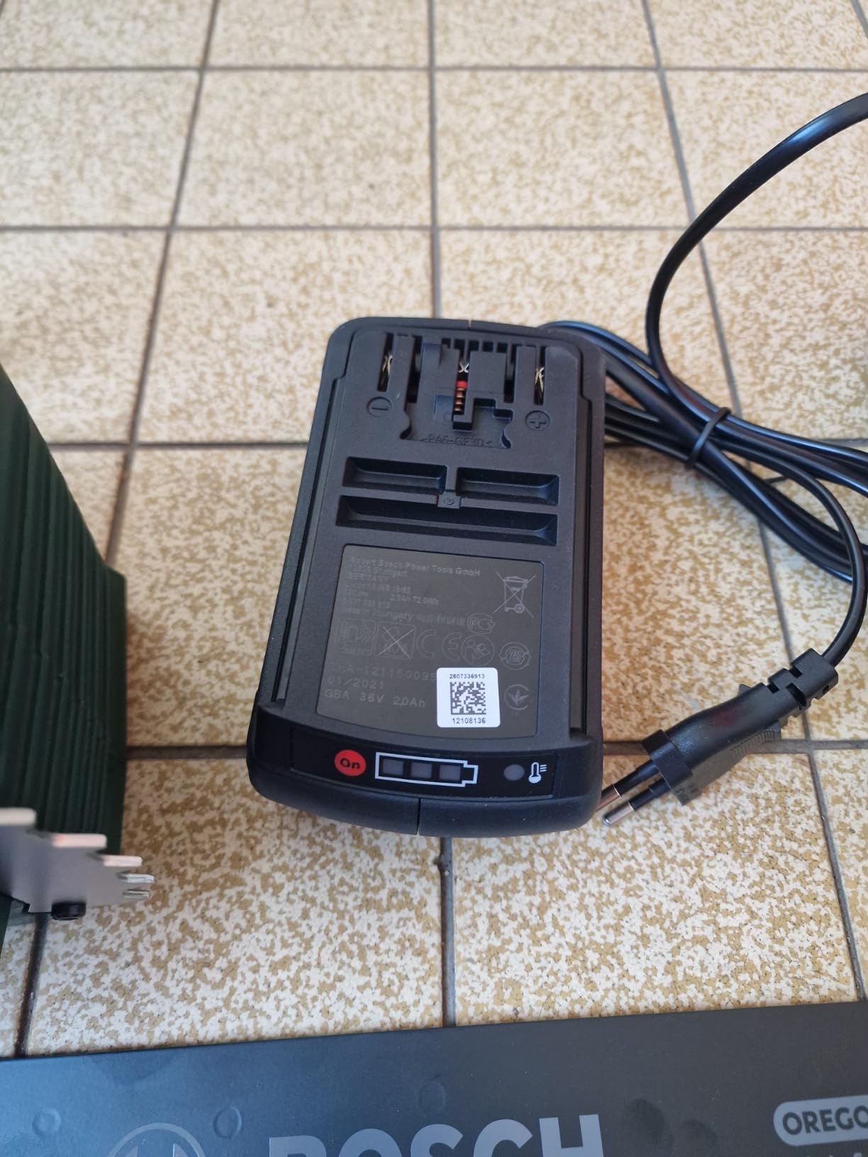 Bosch AdvancedChain 36V-35-40 motosega batteria 2,0 Ah