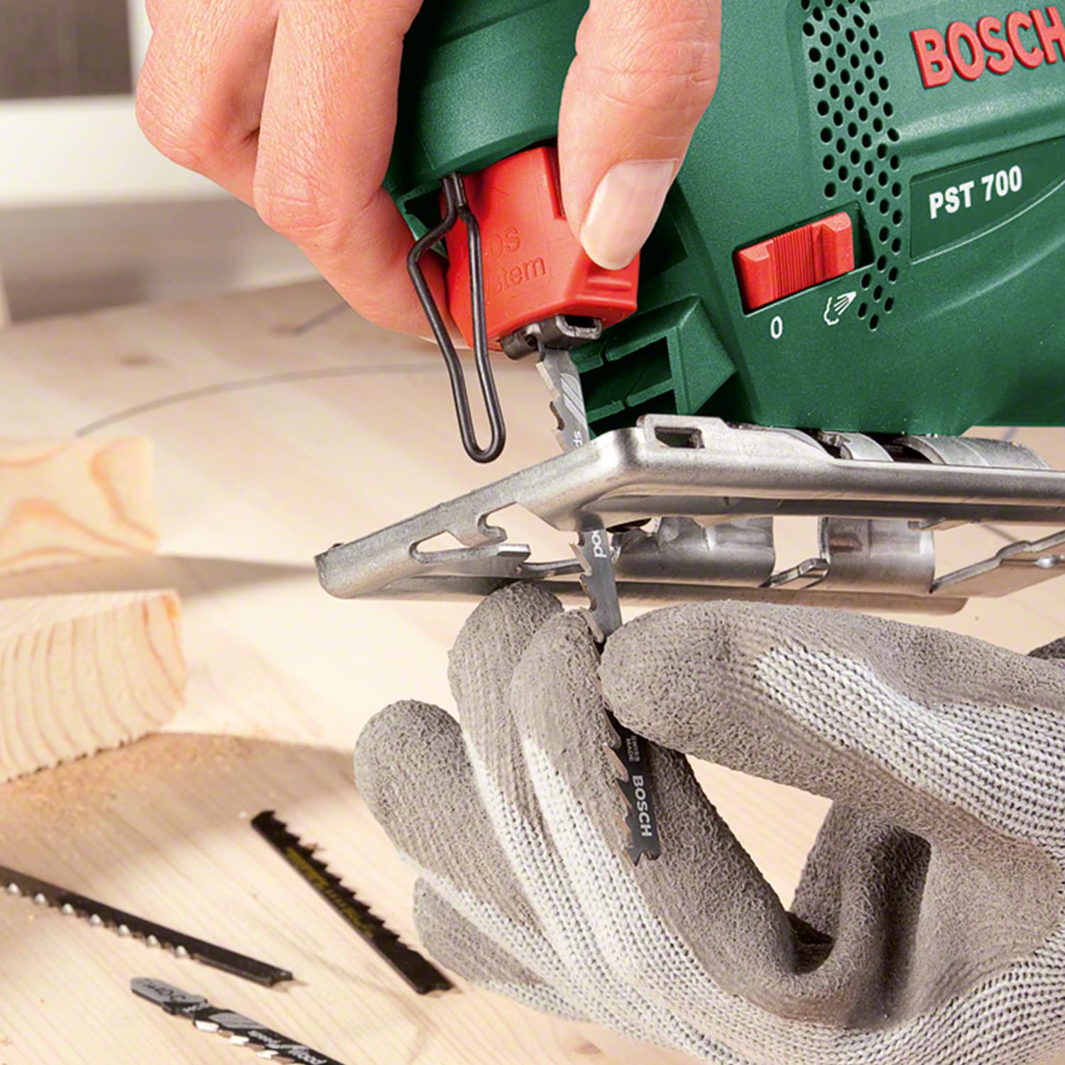 Bosch PST 700 E Seghetto Alternativo 500W con Valigia
