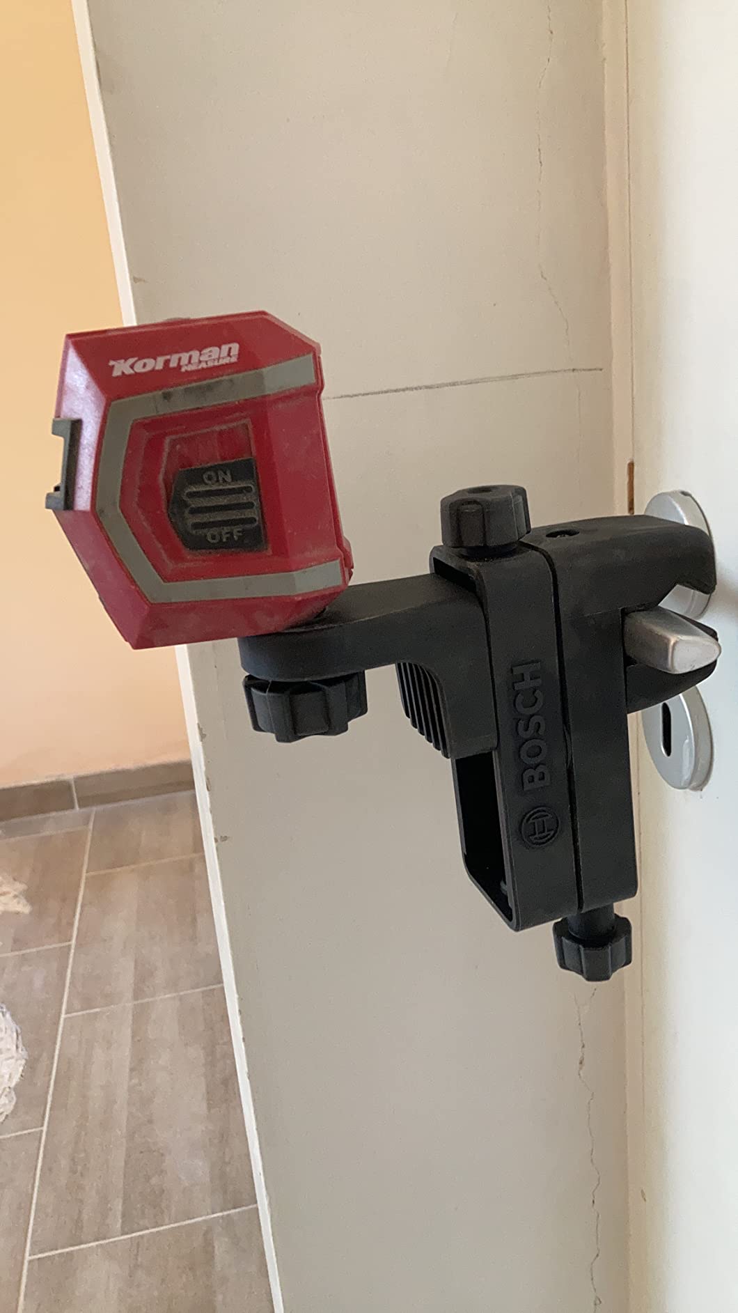 Bosch MM 3 morsetto universale laser 3-70 mm