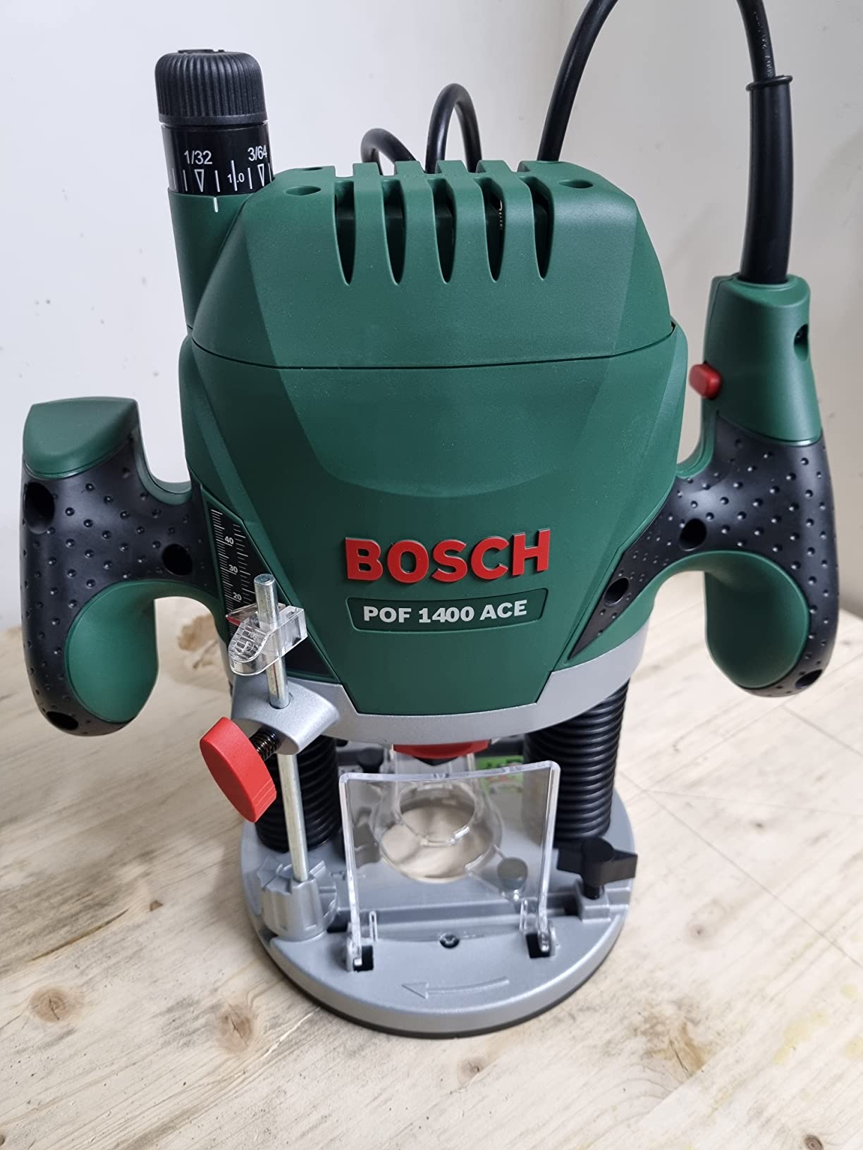 Bosch POF 1400 ACE fresatrice verticale 1400 W con valigetta